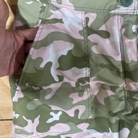 Guy Harvey AFTCO Bluewater Camo Shorts Green Pink Fishing Outdoor Womans Size 8 - Picture 2 of 7